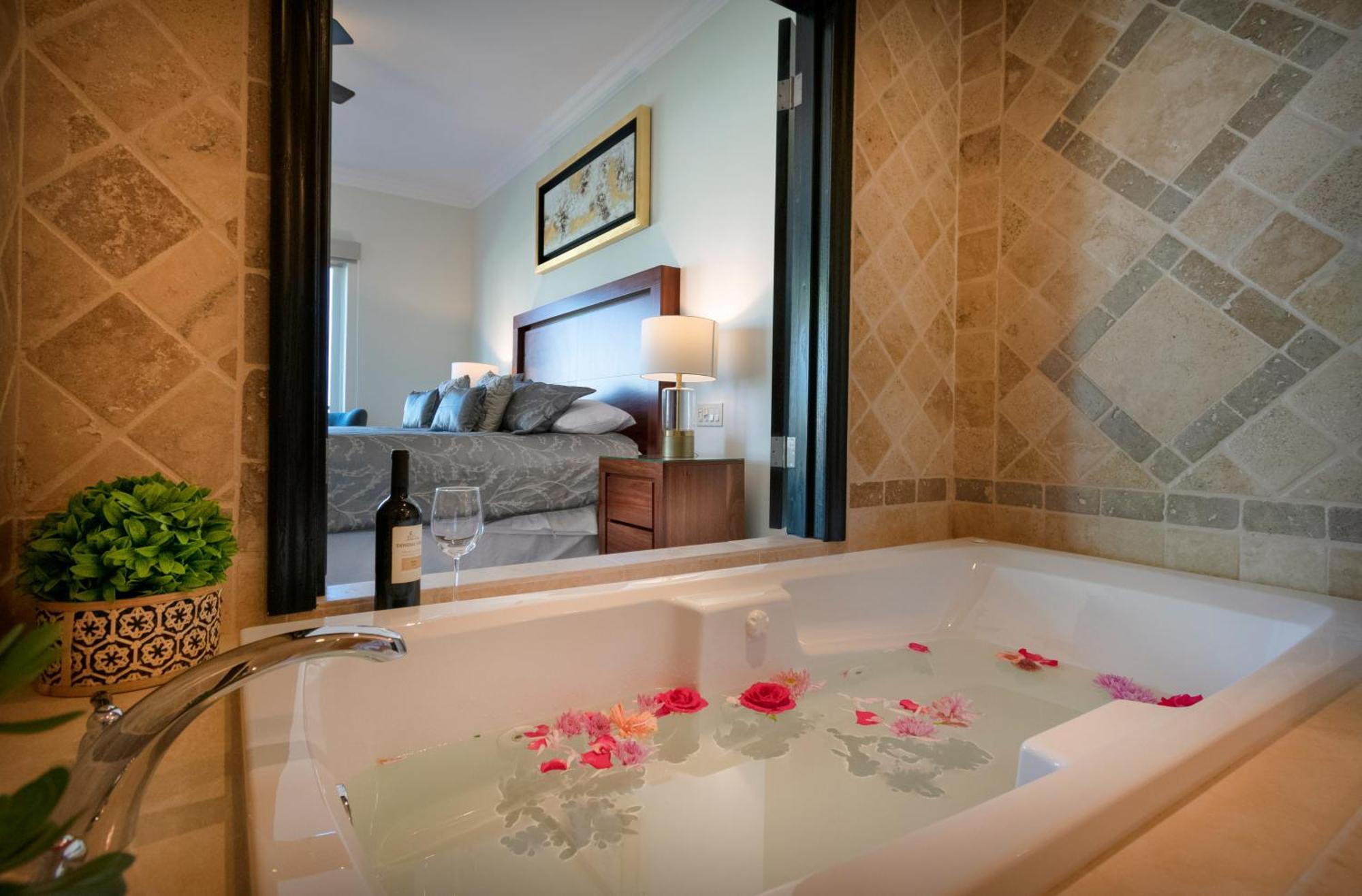Condo Paraiso - Luxurious New Condo 300Mt From The Beach كابو سان لوكاس المظهر الخارجي الصورة